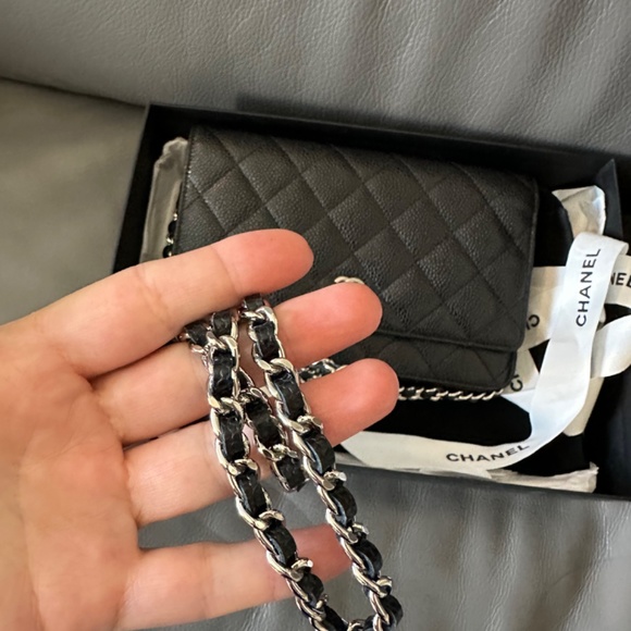 Chanel Wallet on Chain - Picture 2 of 16